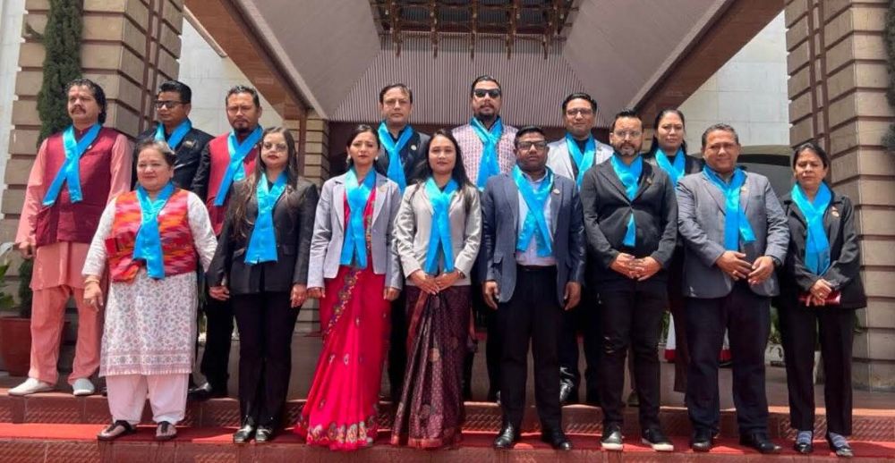देशभित्र आन्दोलनको माहोल नबनेपछि रास्वपाको नजर विदेशका नेपालीहरुमा, संसद छोडेर नेताहरु धमाधम  विदेशमा